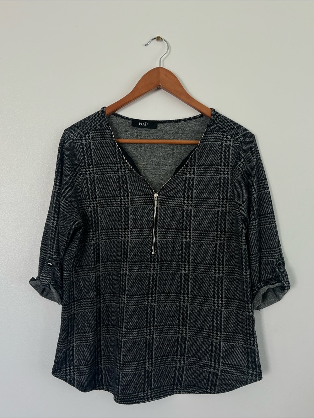 ✨3/$25✨ Naïf Plaid Top